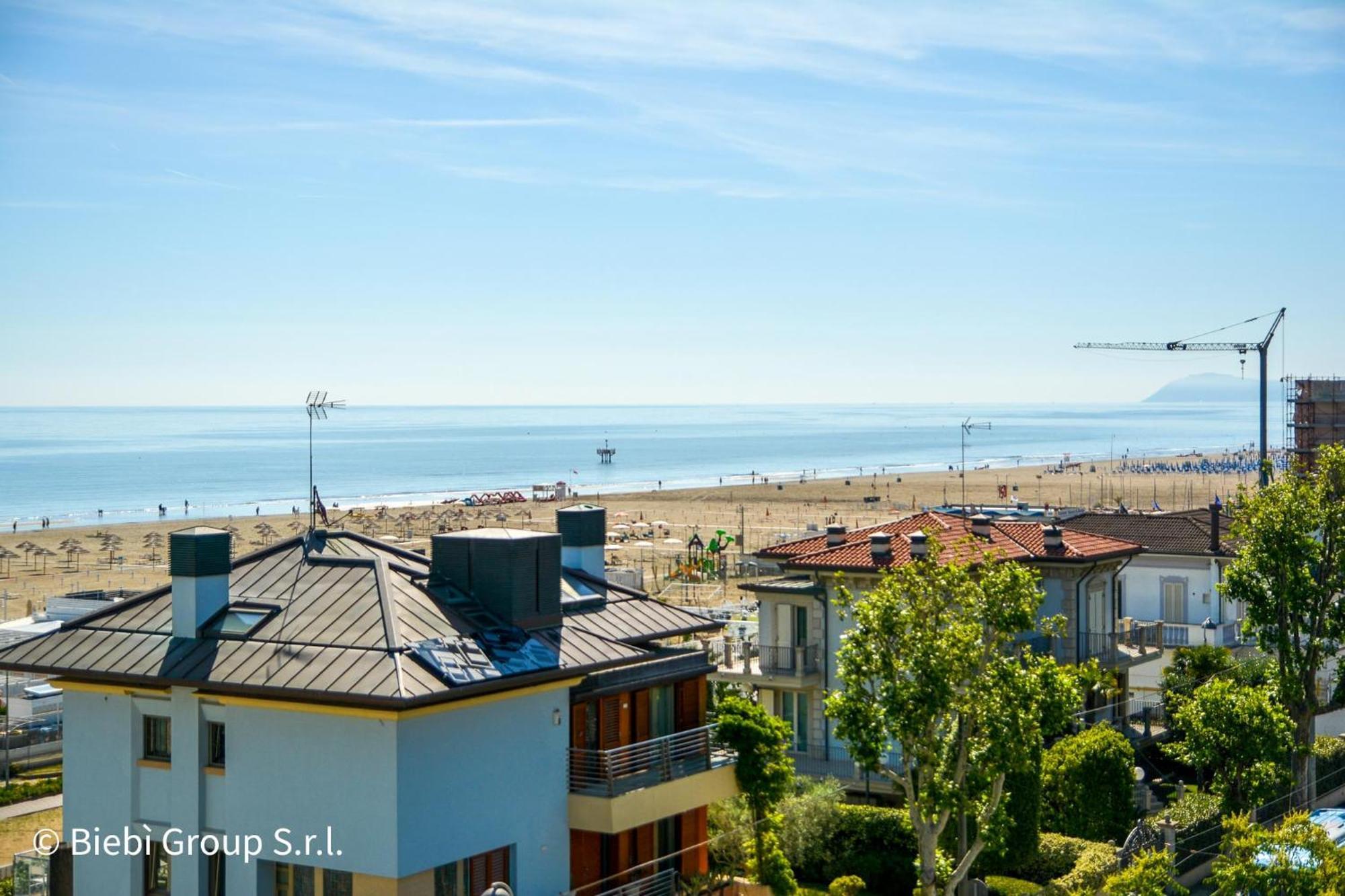 Hotel Giorg - Waterpark Included Rimini Exteriör bild