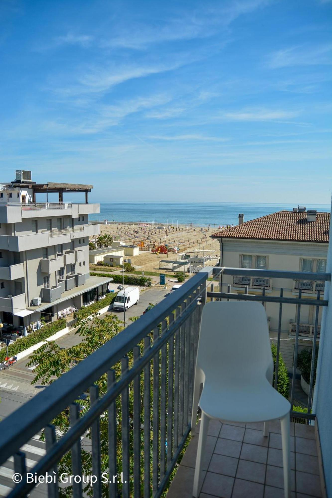 Hotel Giorg - Waterpark Included Rimini Exteriör bild